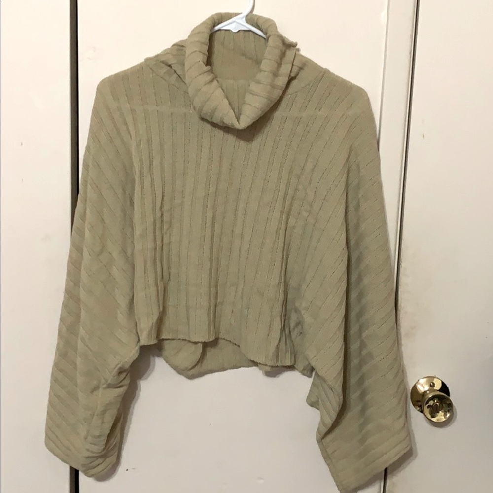 PrettyLittleThing Beige Cropped Turtleneck Size S